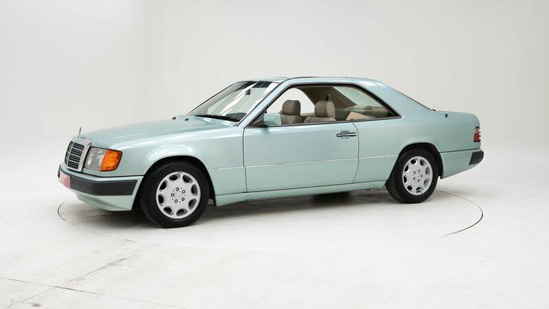 Bild 1/15 von Mercedes-Benz 300 CE (1992)