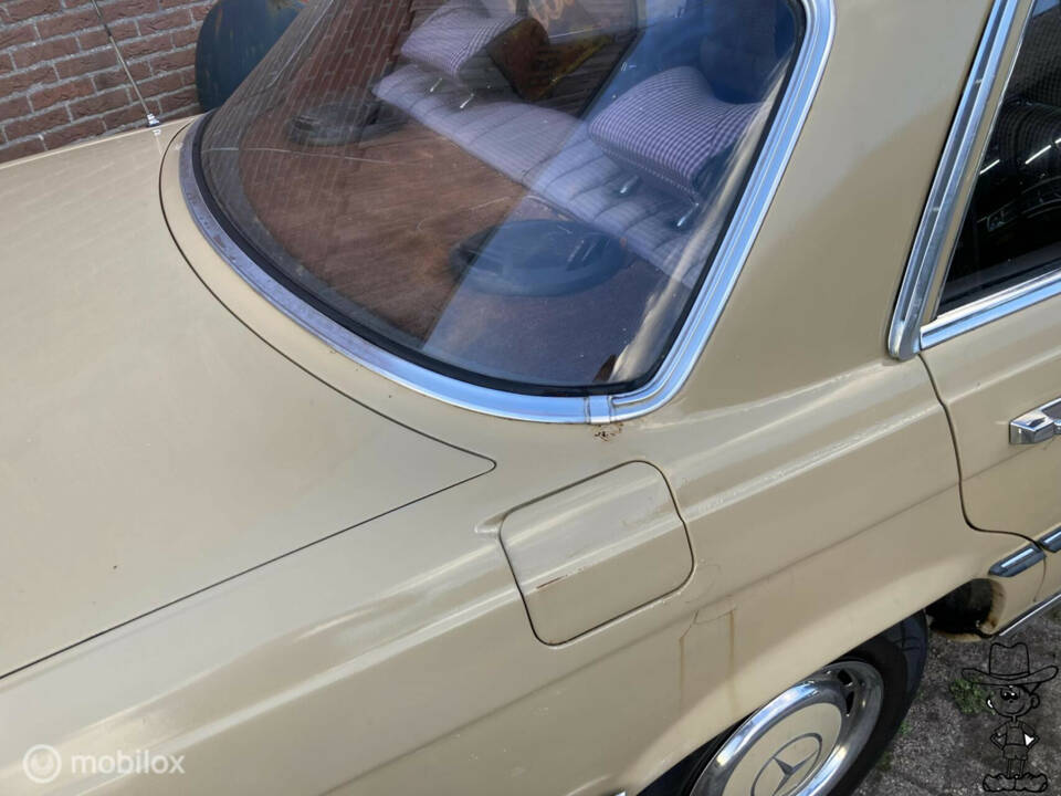 Image 22/31 of Mercedes-Benz 280 S (1975)
