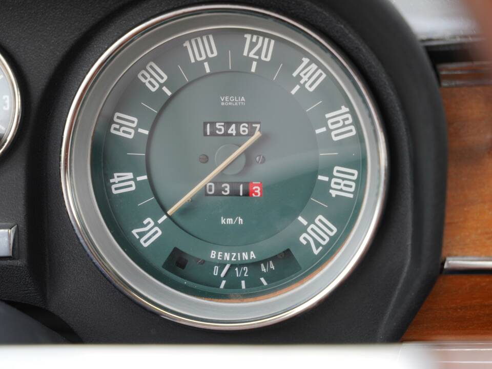 Bild 15/50 von Alfa Romeo Giulia 1300 TI (1972)