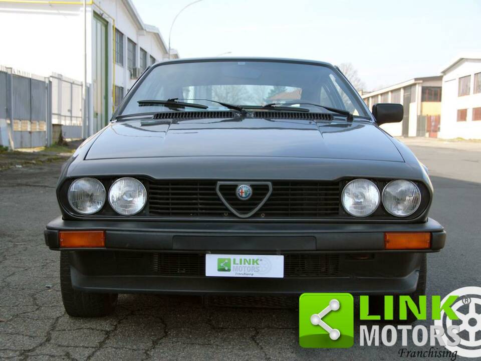 Bild 2/10 von Alfa Romeo GTV 2.0 (1981)