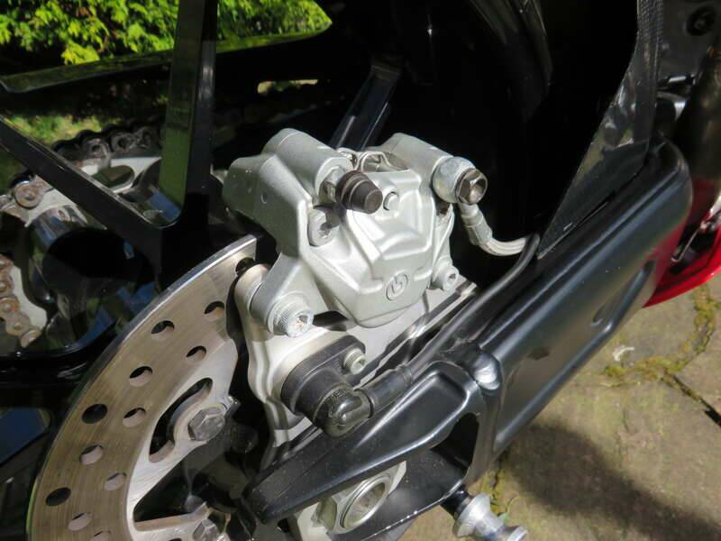 Bild 39/48 von Ducati 749 R (2005)