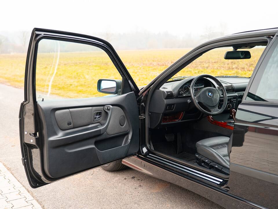 Bild 19/47 von BMW 323ti Compact (1998)