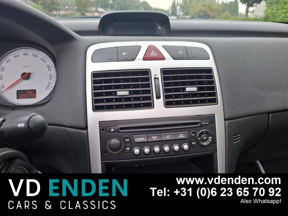 Bild 11/23 von Peugeot 307 CC 2.0i (2005)