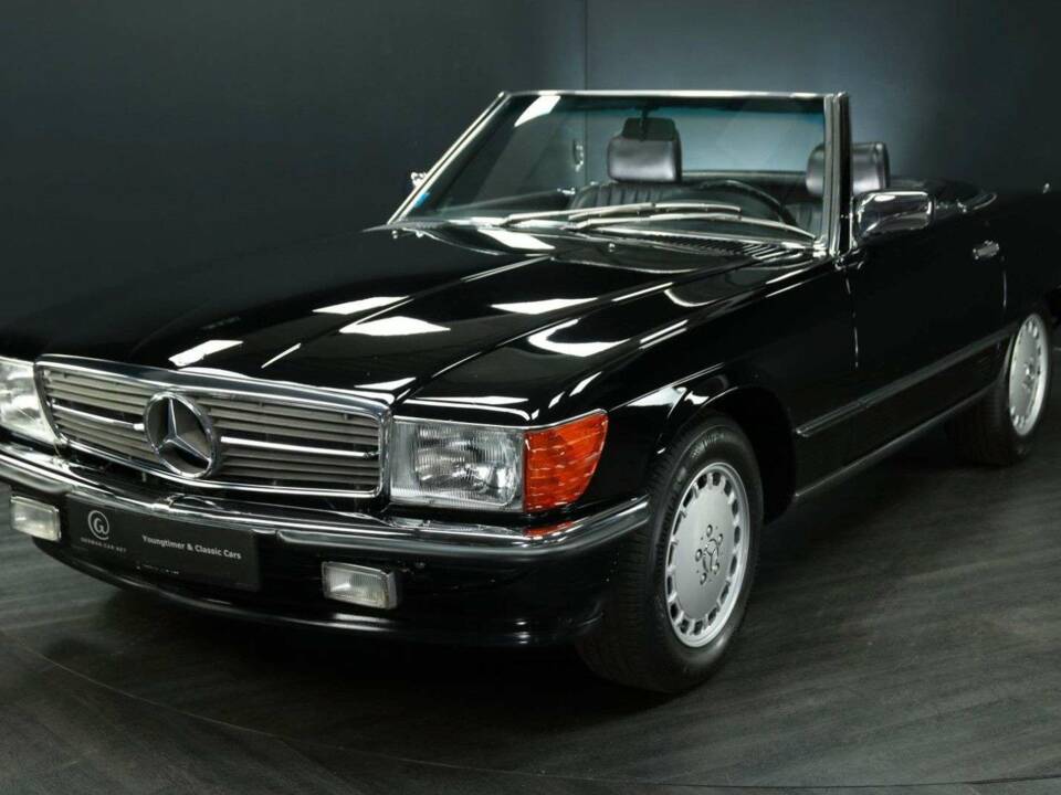 Image 1/30 of Mercedes-Benz 560 SL (1987)