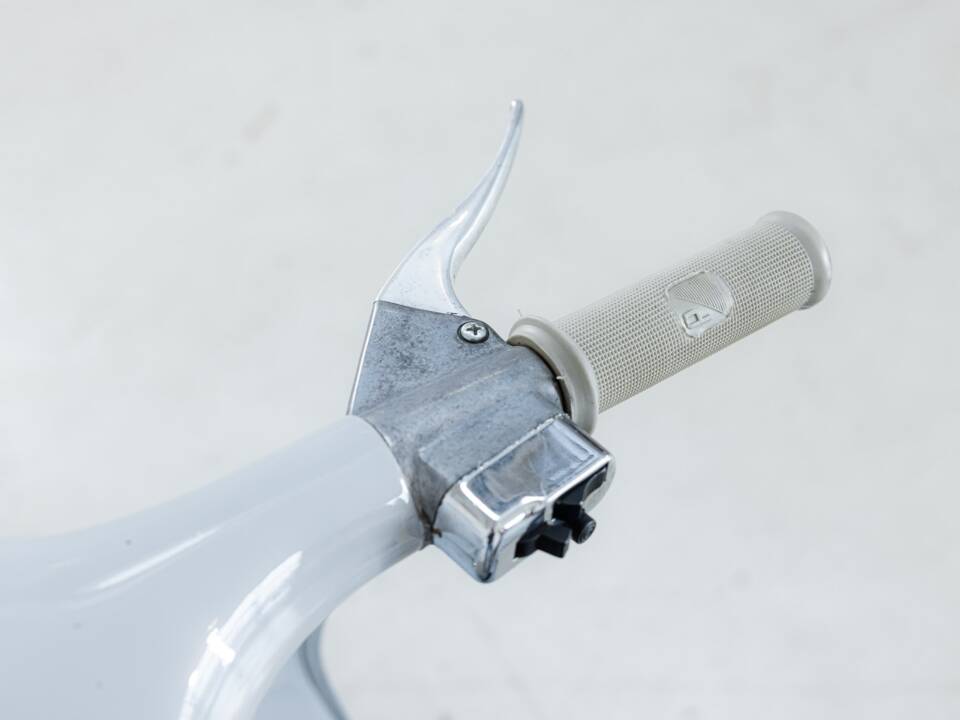 Image 13/21 of Piaggio Vespa 125 (1964)