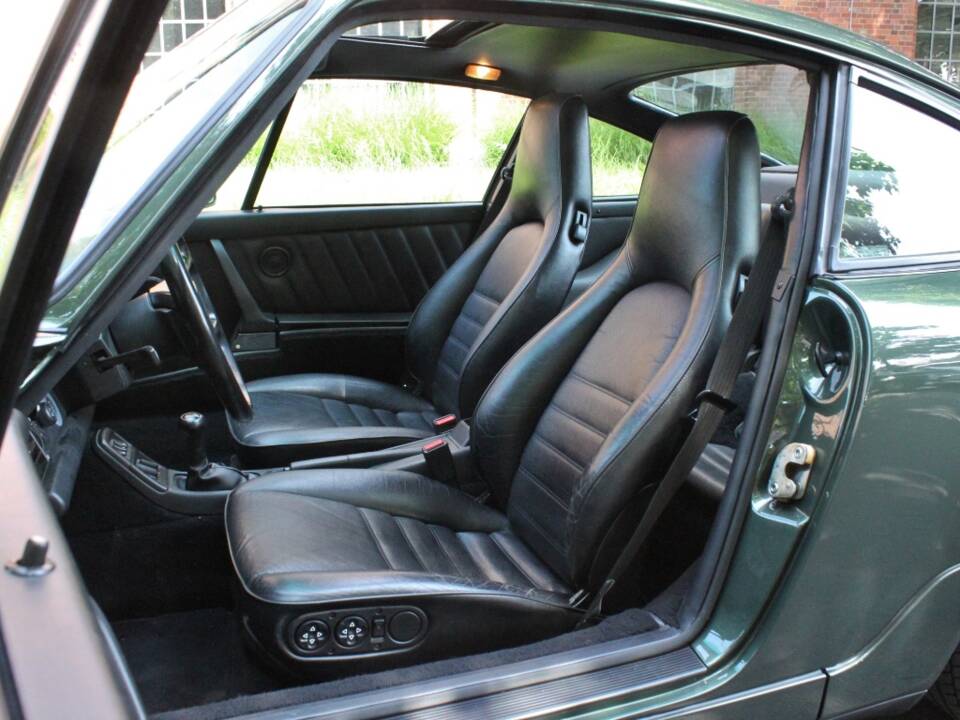 Bild 7/20 von Porsche 911 Carrera 4 (1991)