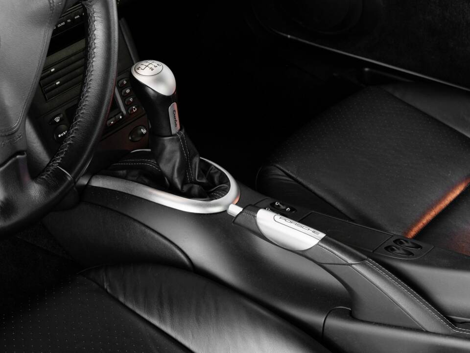Image 17/49 of Porsche 911 Turbo (2002)