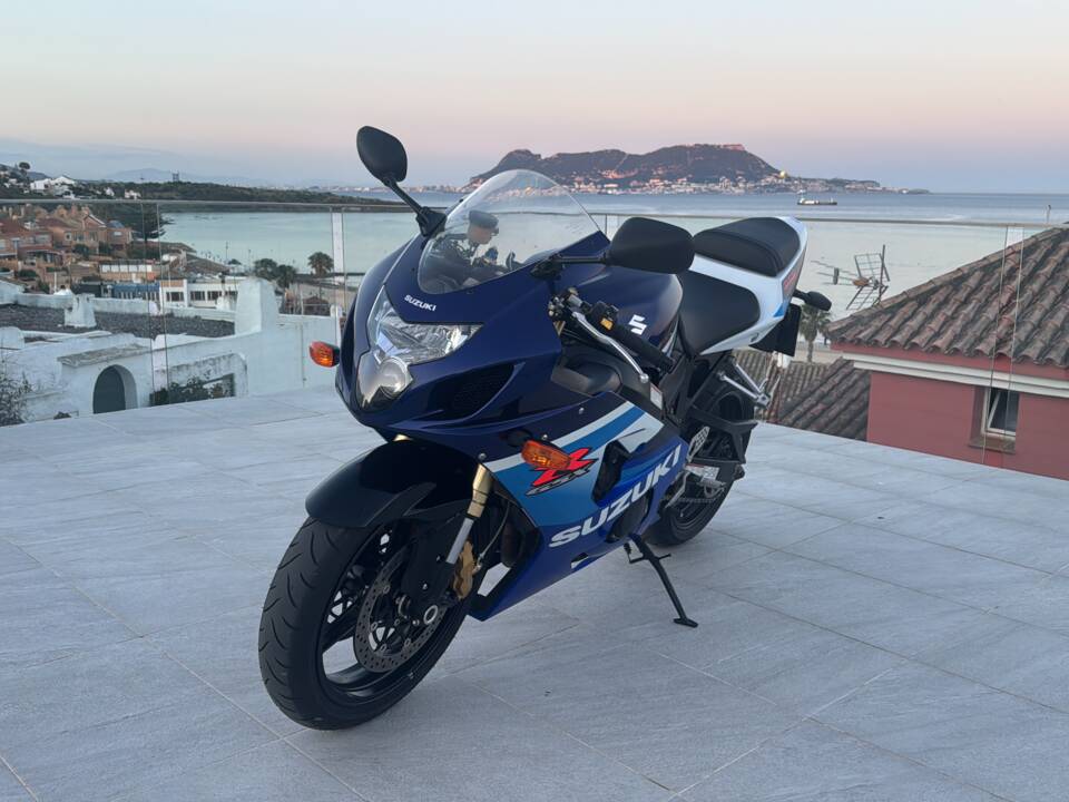 Bild 7/9 von Suzuki DUMMY (2000)