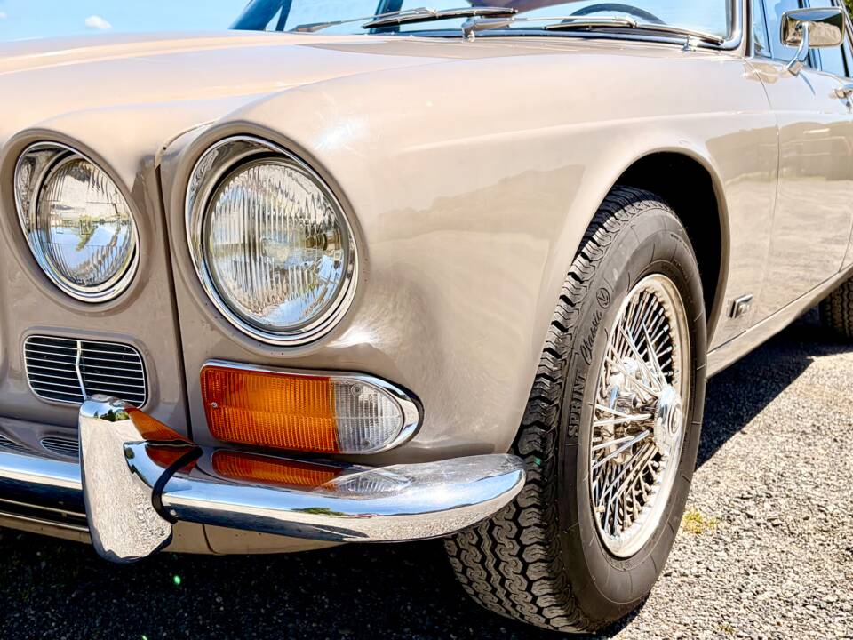 Bild 4/17 von Jaguar XJ 6 2.8 (1971)