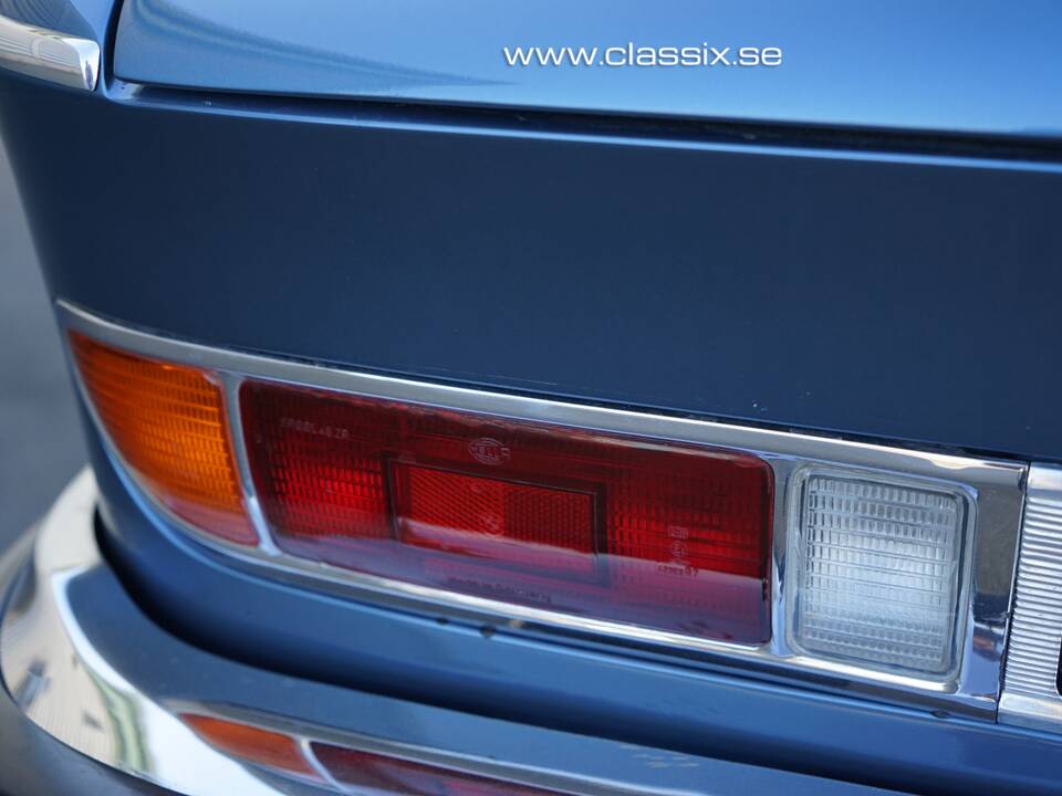 Image 8/37 of BMW 3.0 CSi (1973)