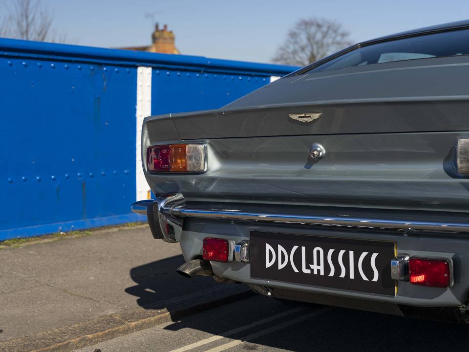 Image 14/28 of Aston Martin V8 &quot;Oscar India&quot; (1982)