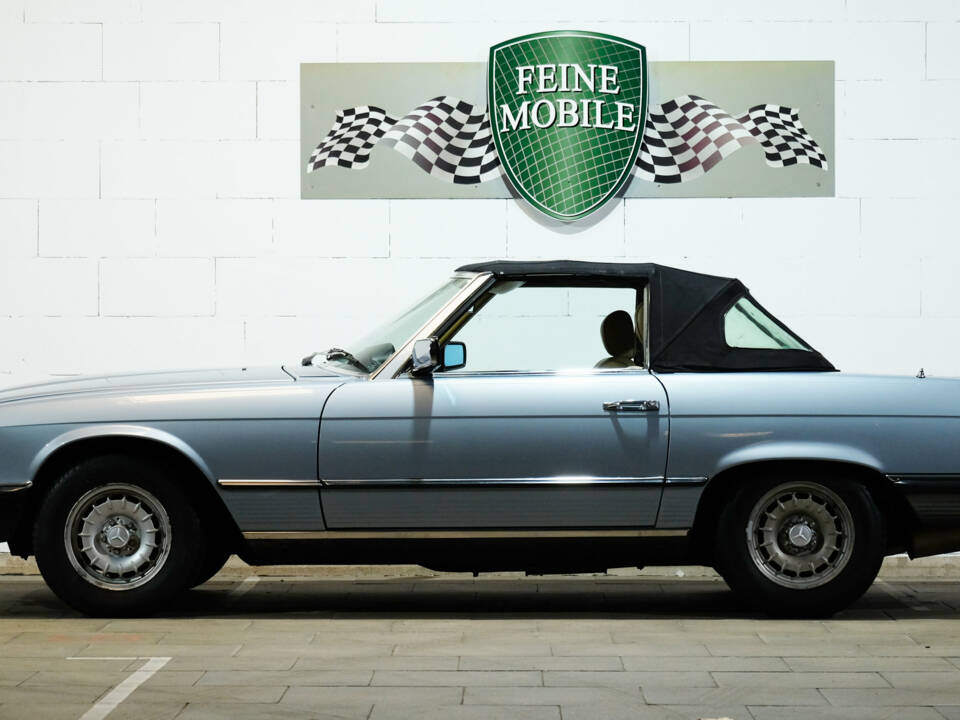 Image 4/26 de Mercedes-Benz 280 SL (1983)