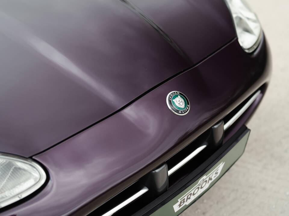 Image 6/42 of Jaguar XK8 4.0 (1999)