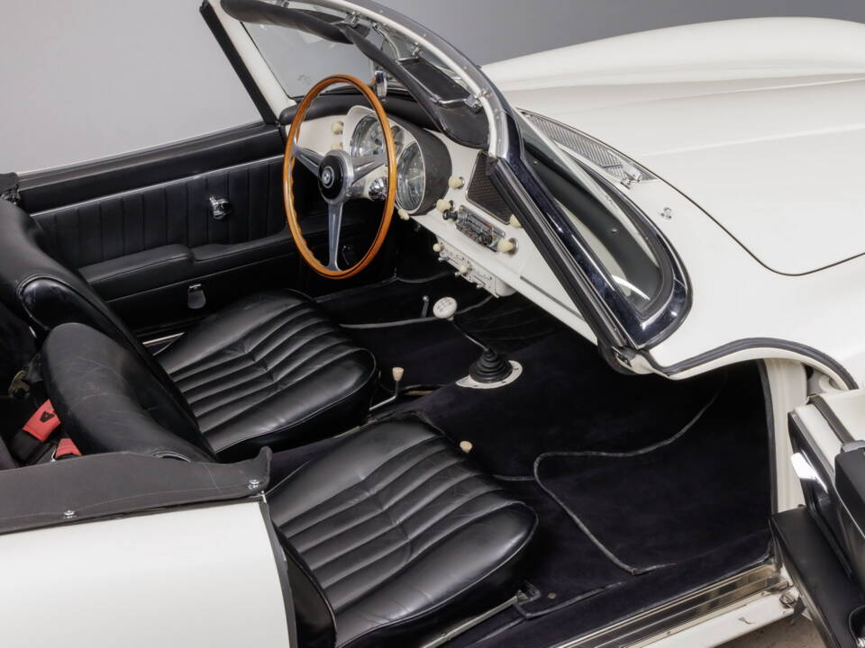 Image 33/45 of BMW 507 (1959)