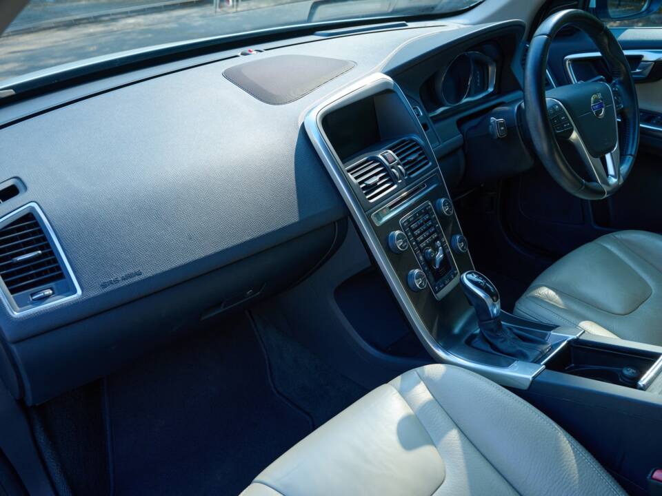 Image 36/50 of Volvo XC60 T5 (2013)