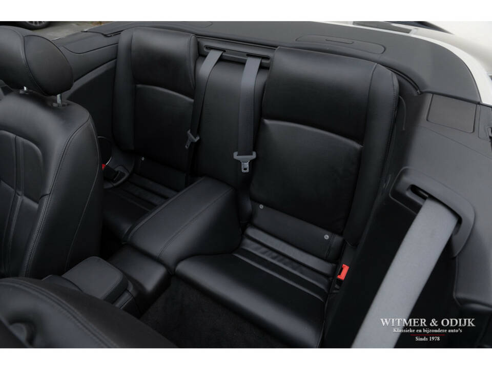 Image 23/37 of Jaguar XK 4.2 (2006)