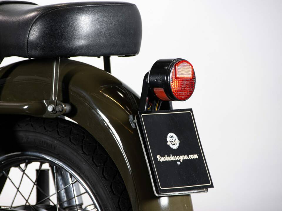 Bild 10/50 von Moto Guzzi Nuovo Falcone Militare (1973)