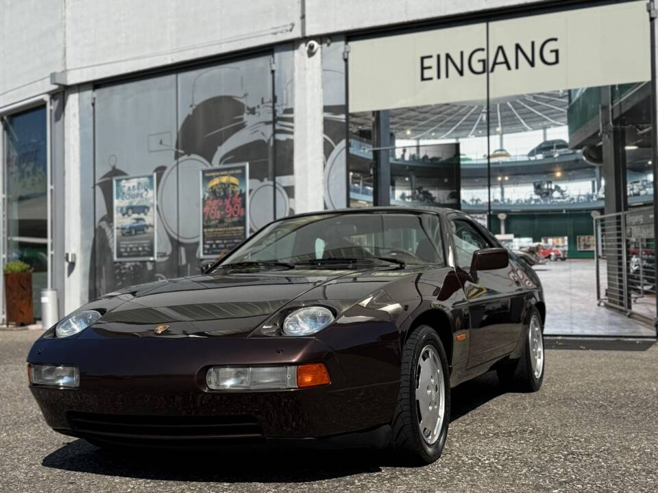 Image 18/28 of Porsche 928 S4 (1987)