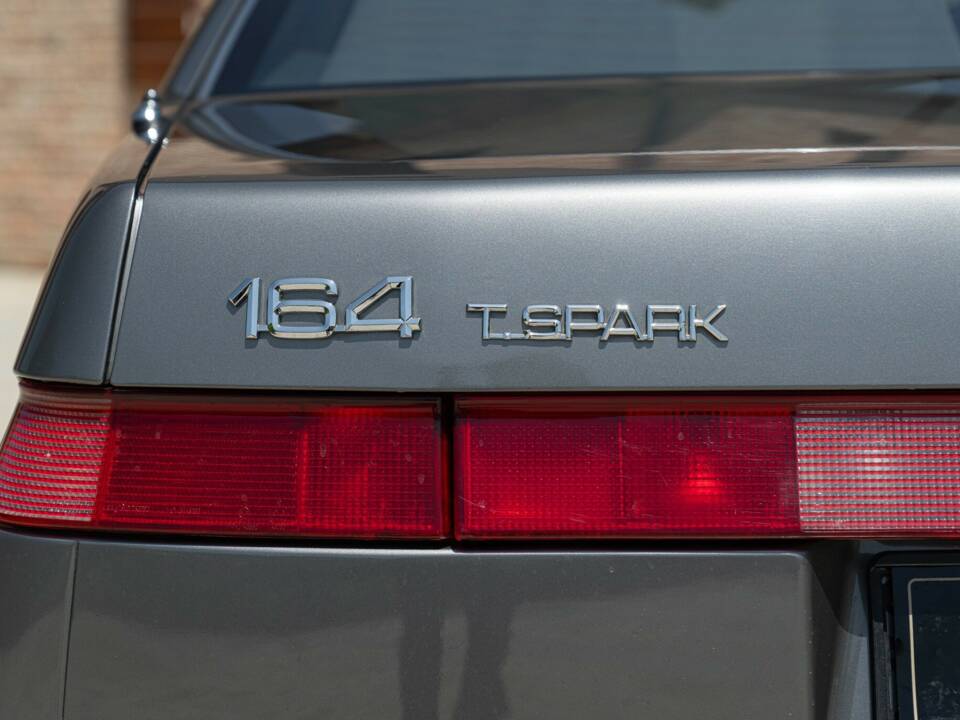 Image 21/50 de Alfa Romeo 164 2.0 (1991)