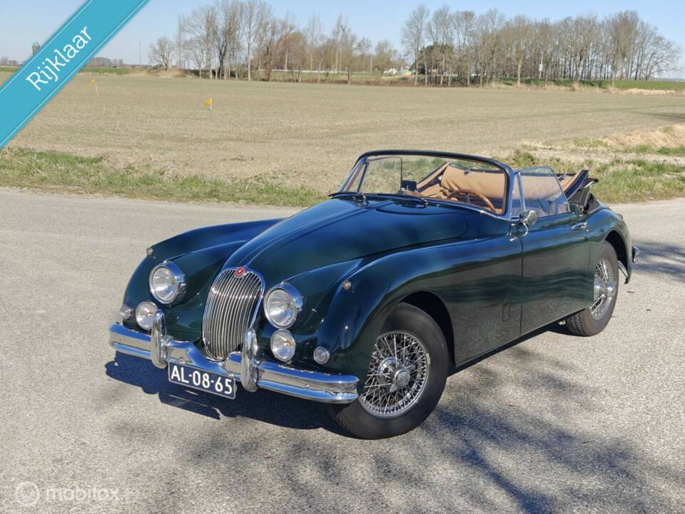Image 2/48 of Jaguar XK 150 DHC (1960)