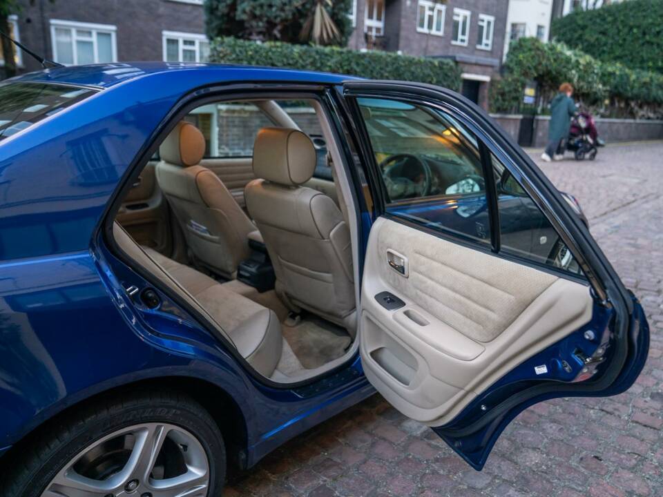 Bild 46/50 von Lexus IS 200 (2002)