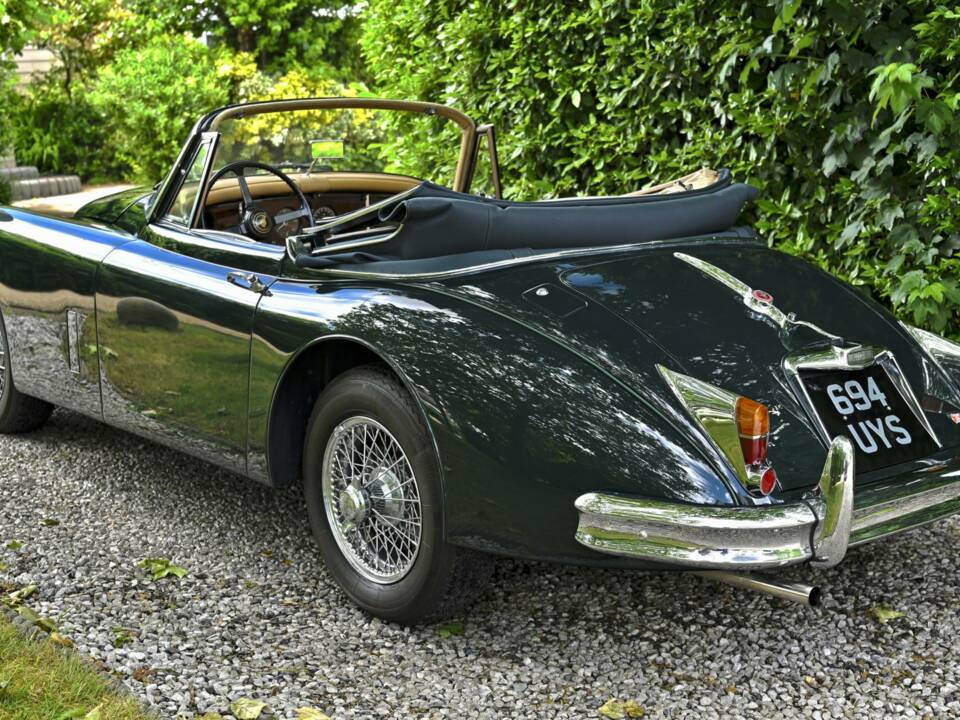 Immagine 7/50 di Jaguar XK 150 3.8 S DHC (1960)
