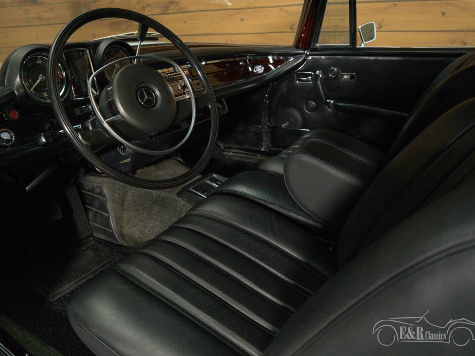 Bild 4/5 von Mercedes-Benz 280 SE (1970)