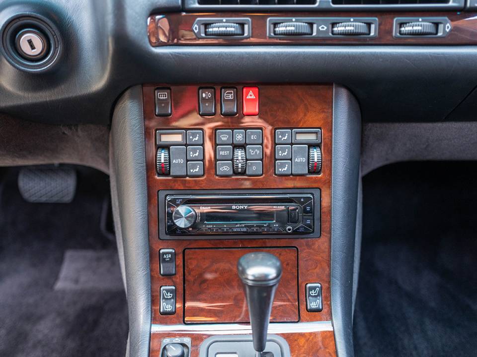Bild 29/45 von Mercedes-Benz S 500 (1995)