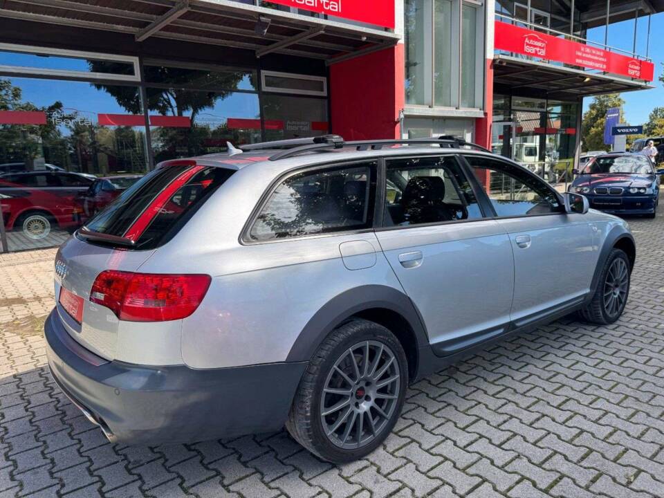 Immagine 6/18 di Audi A6 4.2 FSI allroad quattro (2007)