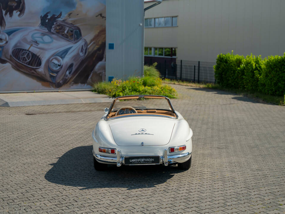 Immagine 3/38 di Mercedes-Benz 300 SL Roadster (1961)