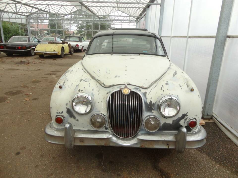 Bild 10/32 von Jaguar 240 (1968)