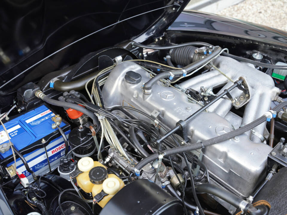 Image 12/50 de Mercedes-Benz 280 SL (1969)