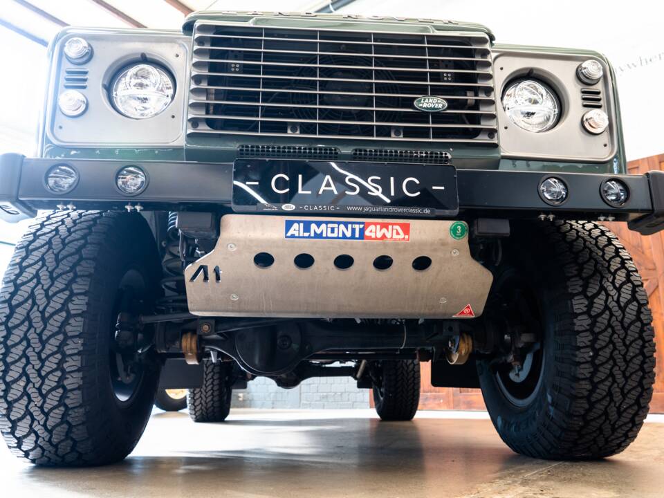 Image 22/24 of Land Rover Defender 110 (2013)