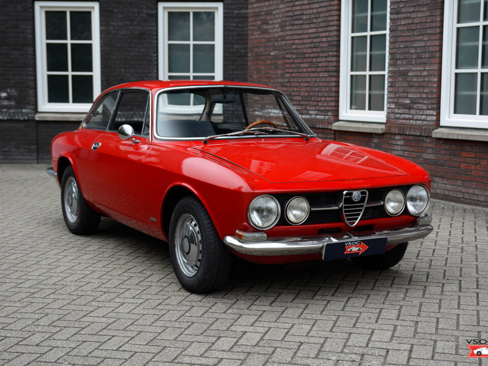 Immagine 2/13 di Alfa Romeo 1750 GT Veloce (1969)