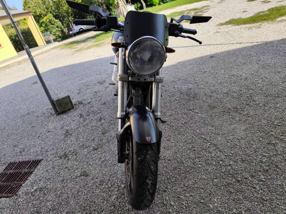 Immagine 1/50 di Ducati Monster 600 (2001)