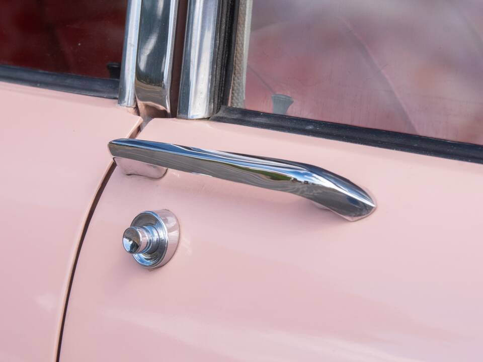 Image 37/50 of Vauxhall Cresta (1958)