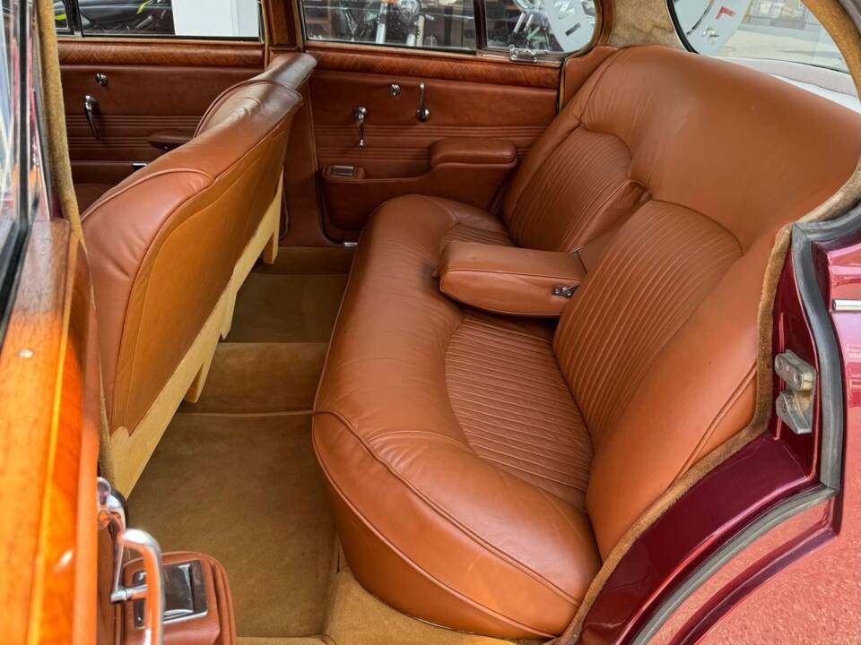 Image 15/25 de Jaguar S-Type 3.8 (1965)