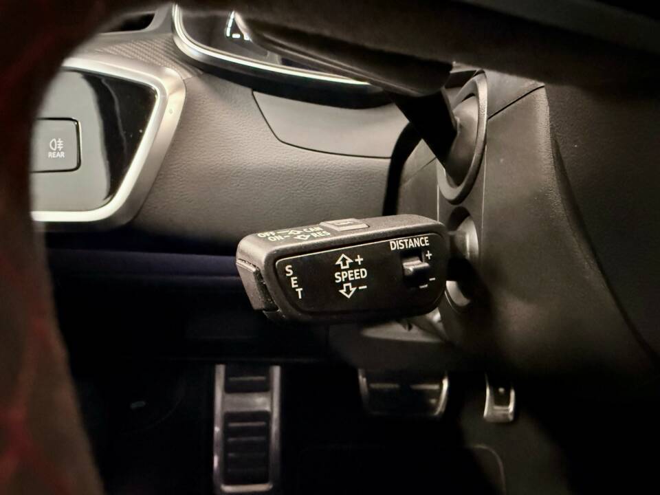 Image 24/28 de Audi RS6 Avant (2019)