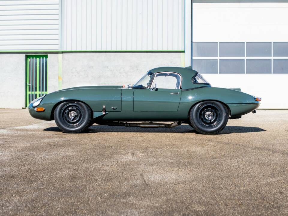 Afbeelding 3/20 van Jaguar E-Type "Semi-Lightweight" (1965)
