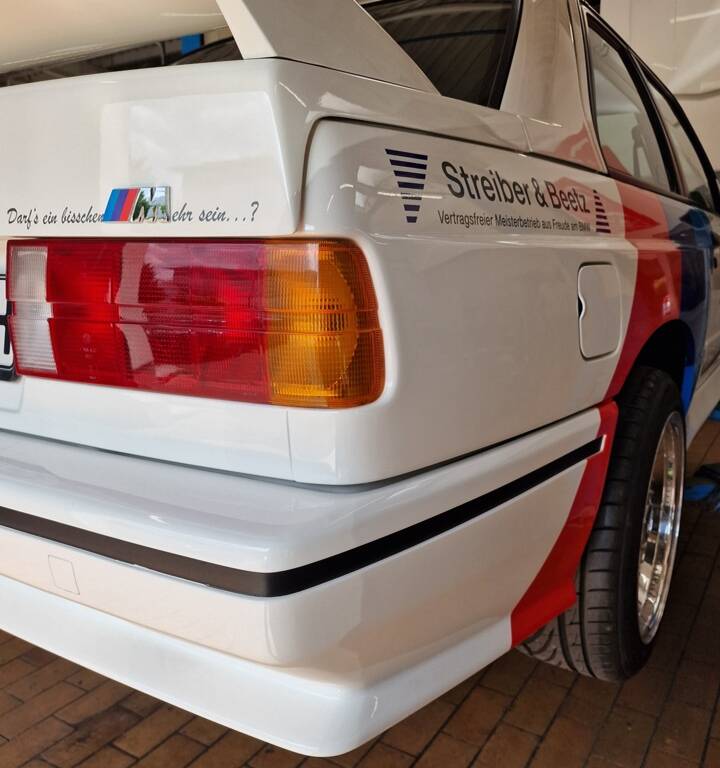 Image 33/70 of BMW M3 (1990)