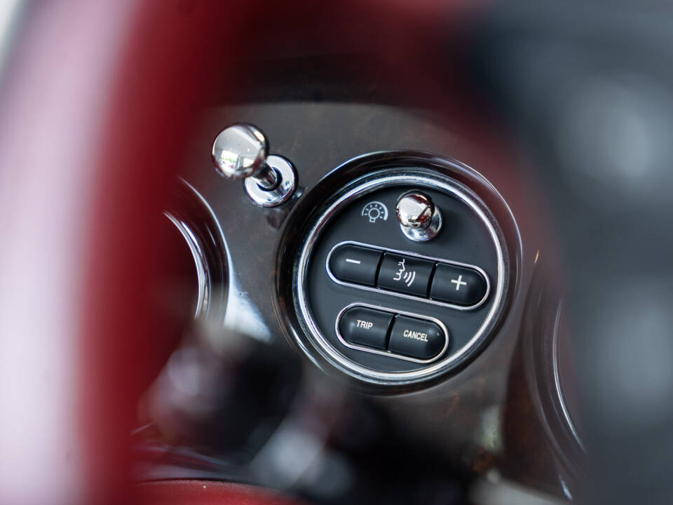 Immagine 17/45 di Bentley Azure (2007)