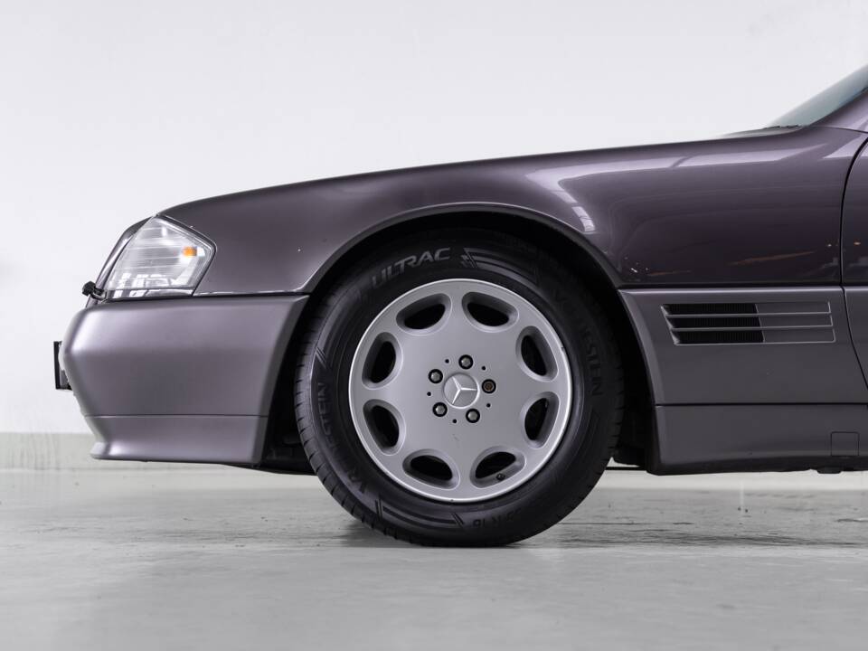 Image 25/37 of Mercedes-Benz SL 320 (1993)