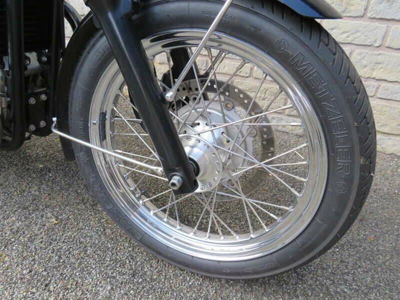 Image 28/39 of Triumph Bonneville T100 (2005)