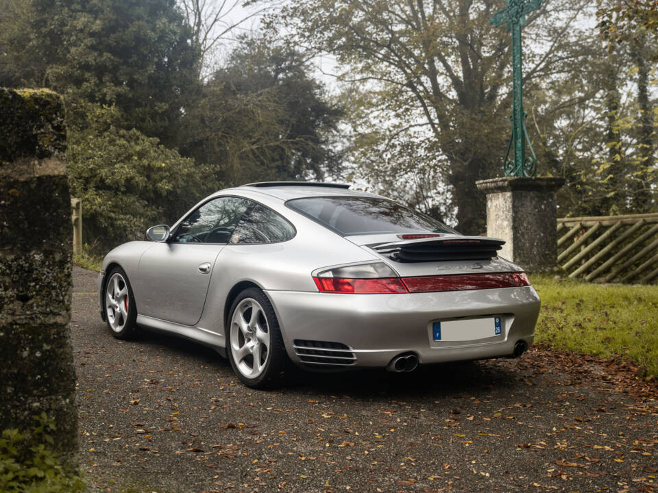 Image 13/14 de Porsche 911 Carrera 4S (2002)