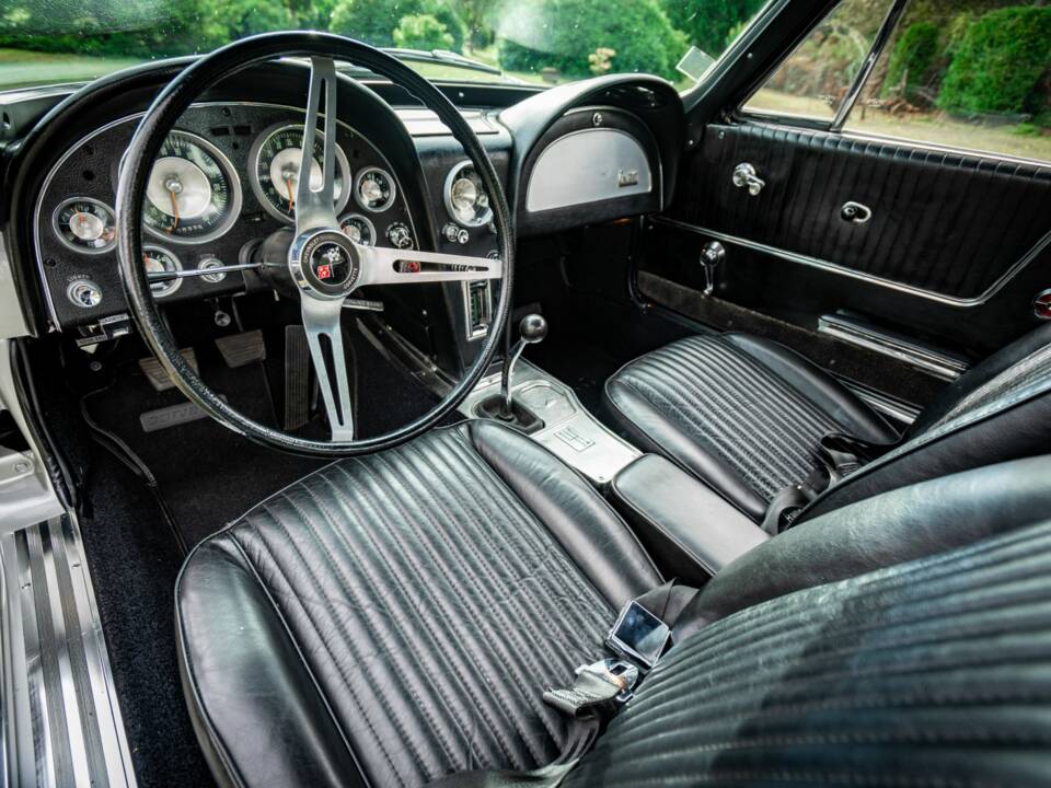 Imagen 7/10 de Chevrolet Corvette Sting Ray (1963)