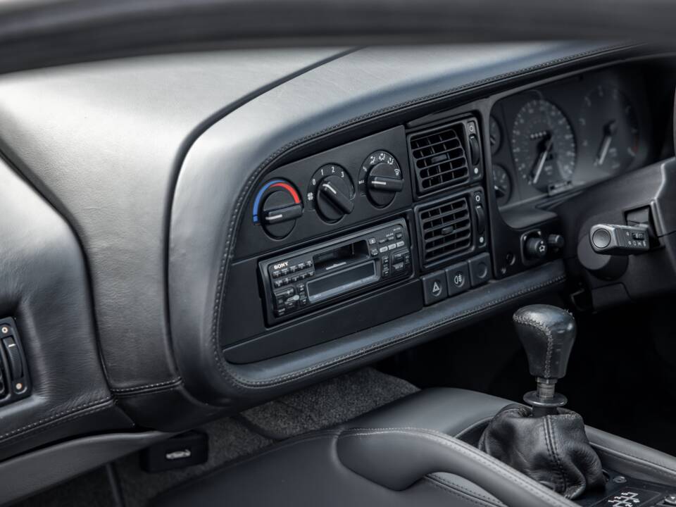 Image 37/60 of Jaguar XJ 220 (1992)