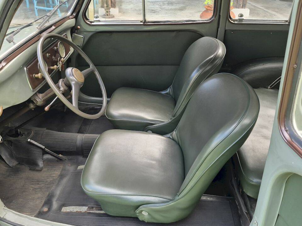Image 33/60 of FIAT 500 C Belvedere (1954)