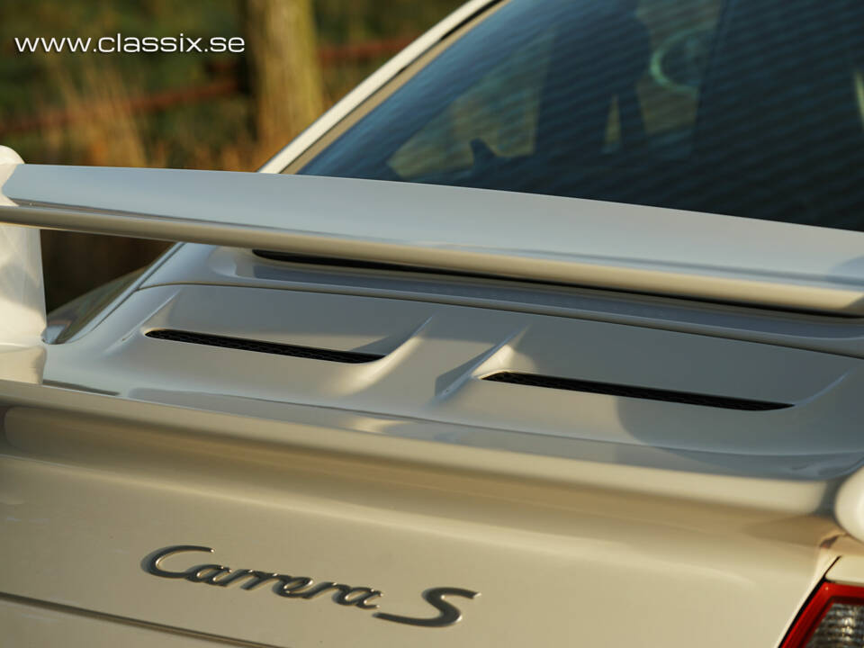 Image 15/25 of Porsche 911 Carrera S (2005)