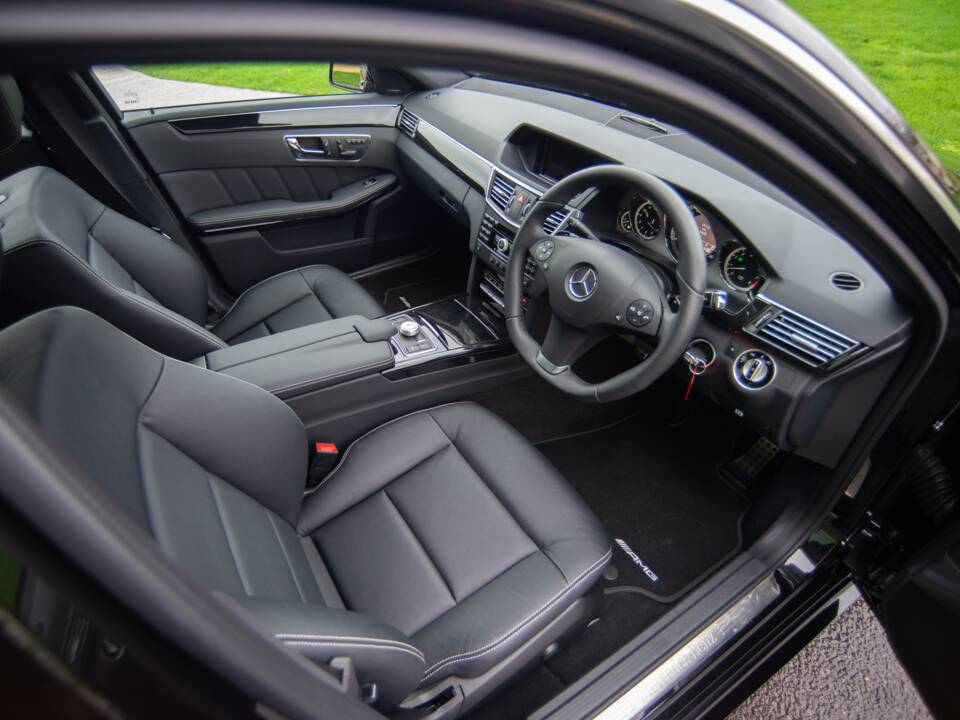 Bild 10/25 von Mercedes-Benz E 500 (2010)