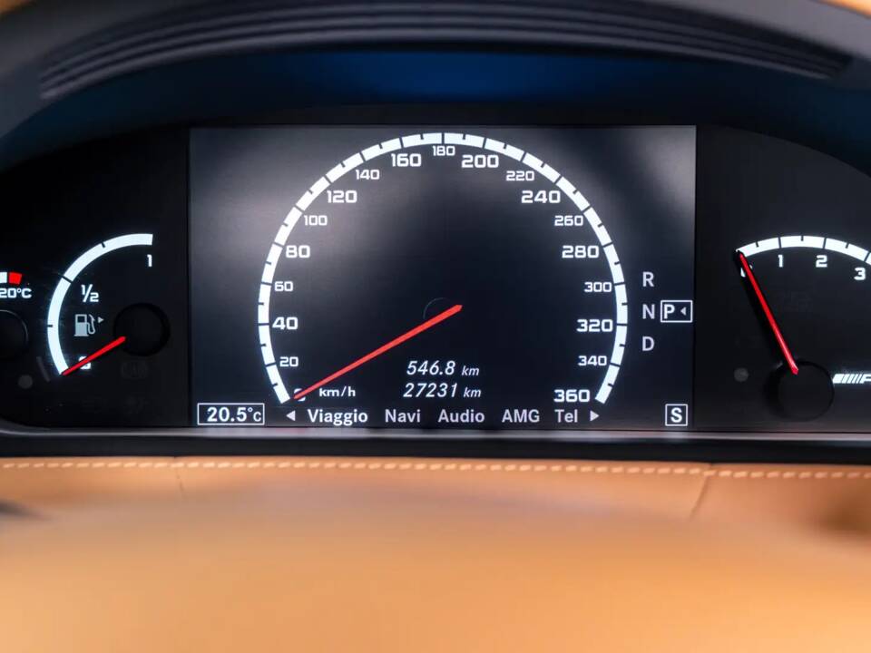 Image 31/40 of Mercedes-Benz CL 65 AMG (2008)